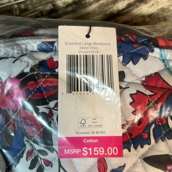 Vera Bradley Essential Large Backpack in Vineyard Floral NWT - Picture 4 of 4